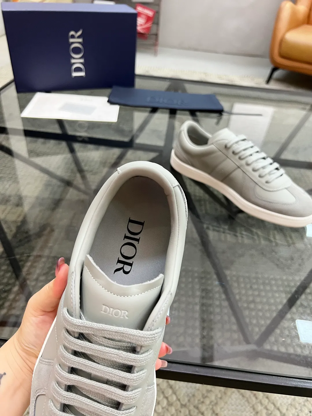 Men's Men's Shoes 💰400【New Style】🍿🍿𝐃𝐢𝐨* — Dior. Dior's new casual sneakers define your fashionable pace. They boldly use innovative technological fabrics to create a futuristic silhouette. The light and breathable mesh material, combined with the unique texture coating process, presents a refreshing visual effect, as if it is a fashion item from the future world. Whether paired with casual outfits or mixed with formal looks, the Dio* D-Sketch sneakers are effortless and add a touch of futuristic style to your overall look. From the streets to the catwalk, it is your indispensable fashion tool. The upper is made of high-tech mesh material, which is light and breathable and fits your feet like a second skin, keeping you dry and comfortable even in the hot summer. The delicate mesh structure gives the shoes a unique visual effect and displays a futuristic aesthetic. Code number: 39-44 (38, 45 customized)